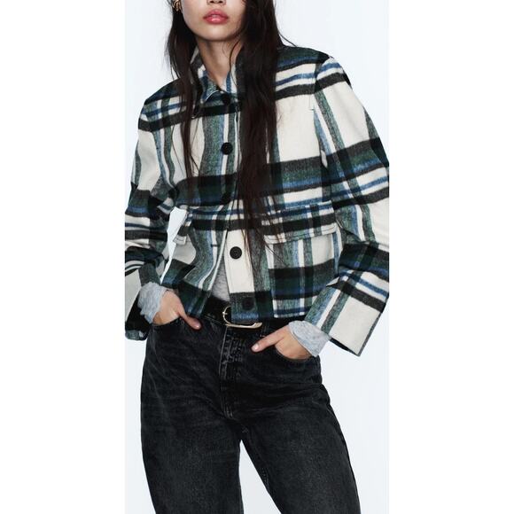 Zara Jackets & Blazers - ZARA Plaid Long Sleeve Pocket Cropped Flannel Jacket Women's Size S Green/White